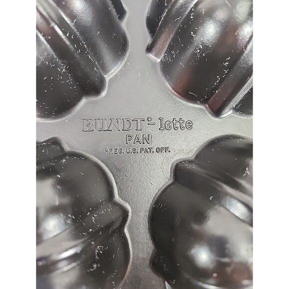 Nordic Ware Bundt-lette Cake Pan 6 CUPS 1.4 LITERS Bundt Mini Party - Picture 2 of 13
